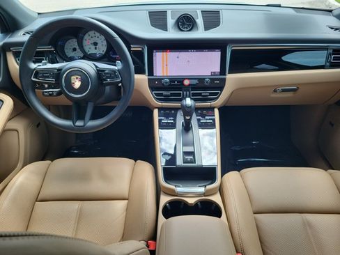 Used 2024 Porsche Macan AWD/4WD image 2