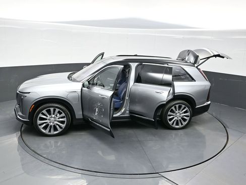 New 2026 Cadillac Vistiq Premium Luxury w/ LPO, Floor Liner Package image 36