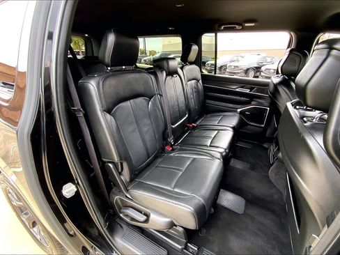 Used 2023 Jeep Wagoneer L Series III w/ Preferred Equipment Group image 20