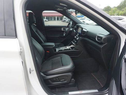 Used 2023 Ford Explorer ST-Line w/ Class IV Trailer Tow Package RWD image 18