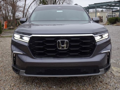 Used 2025 Honda Pilot Elite image 14