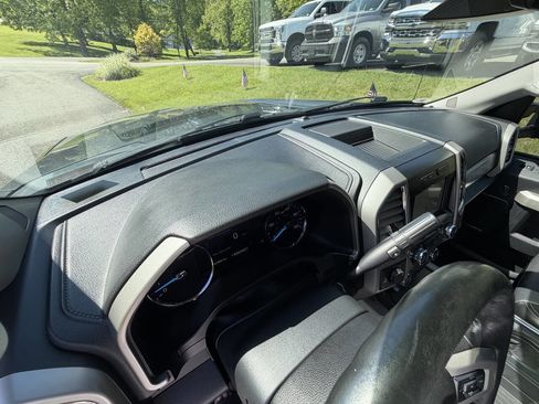 Used 2017 Ford F250 Lariat w/ Lariat Ultimate Package AWD/4WD image 24