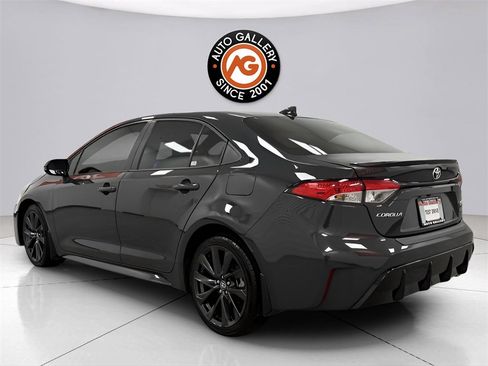 Used 2023 Toyota Corolla SE image 5