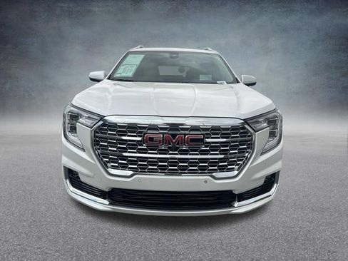 Certified 2024 GMC Terrain Denali w/ Denali Premium Package AWD/4WD image 9