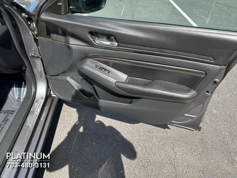 Used 2021 Nissan Altima 2.5 SR FWD image 18