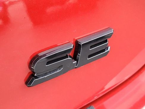 Used 2025 Toyota Camry SE image 7