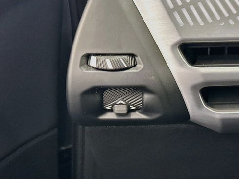 Used 2025 BMW 228i xDrive AWD/4WD image 17