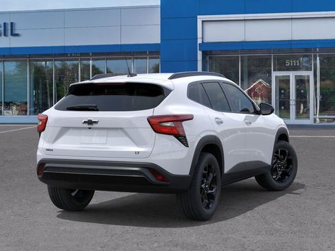 New 2026 Chevrolet Trax LT w/ Driver Confidence Package FWD image 4