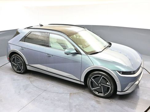 Used 2025 Hyundai Ioniq 5 Limited image 42