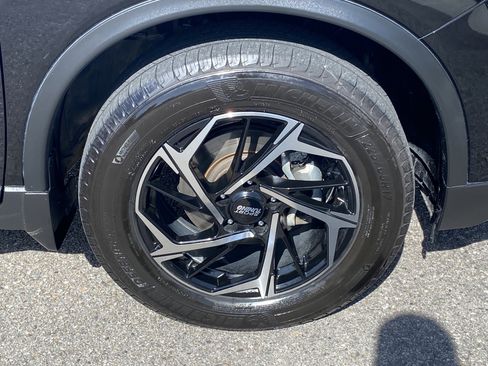 Used 2019 Nissan Rogue SV AWD/4WD image 29