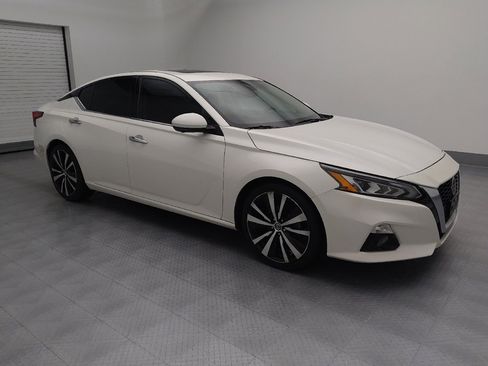 Used 2019 Nissan Altima 2.5 Platinum image 11