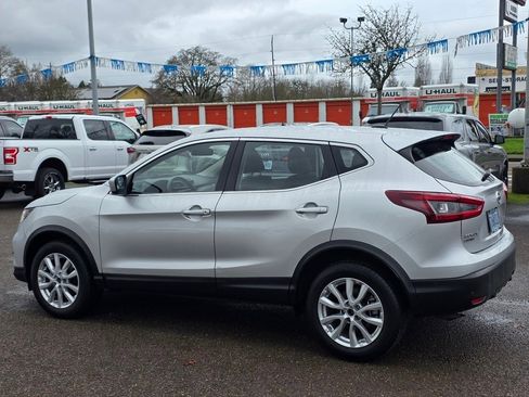 Used 2022 Nissan Rogue Sport S image 27