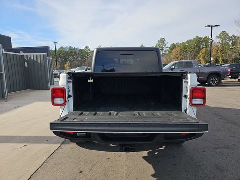 Used 2022 Jeep Gladiator Sport image 17