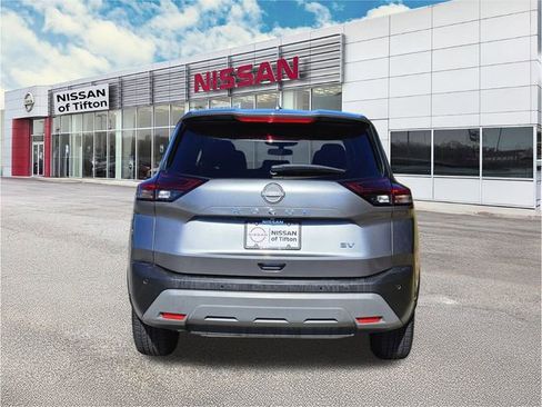 Certified 2023 Nissan Rogue SV image 5