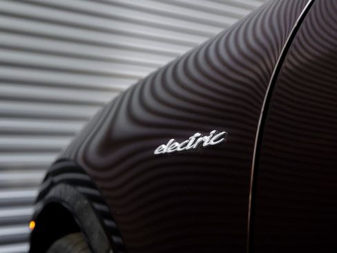 New 2024 Porsche Macan Turbo Electric image 13