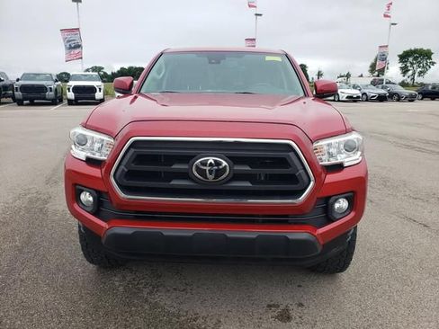 Used 2020 Toyota Tacoma SR5 AWD/4WD image 2