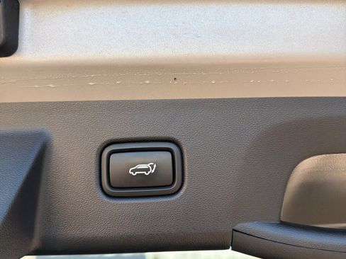 Used 2024 Hyundai Tucson Limited image 16