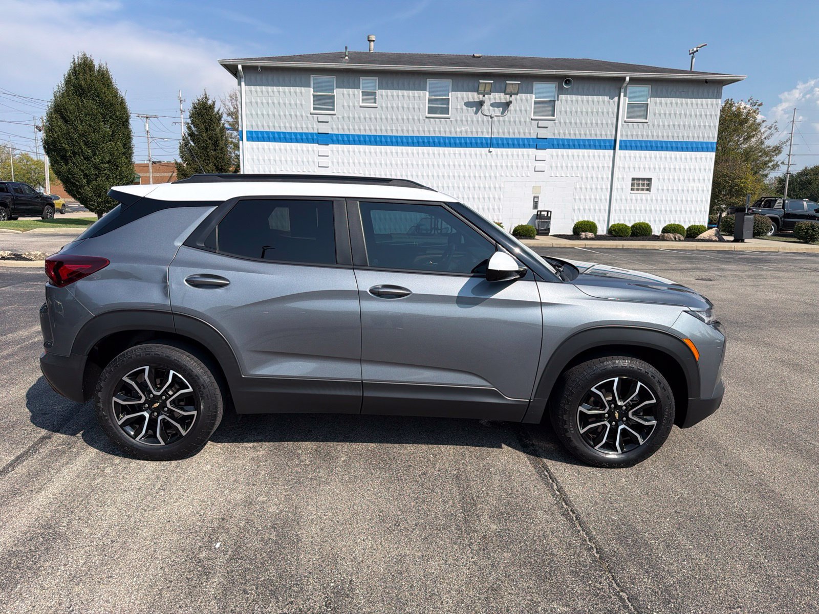 Used 2021 Chevrolet TrailBlazer ACTIV w/ Sun and Liftgate Package AWD/4WD image 6