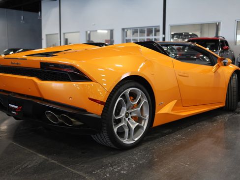 Used 2016 Lamborghini Huracan LP 610-4 image 6