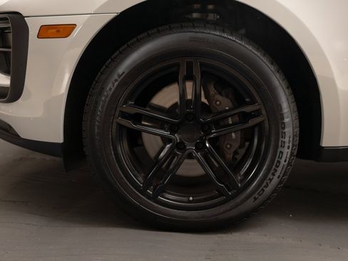 Used 2022 Porsche Macan image 41