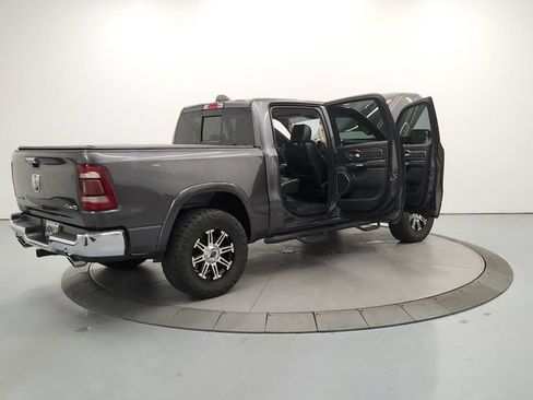 Used 2019 RAM 1500 Laramie AWD/4WD image 16
