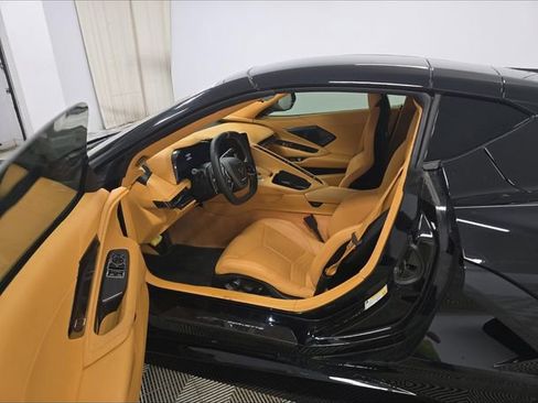 Used 2025 Chevrolet Corvette Stingray Premium Cpe w/ Z51 Performance Package image 3