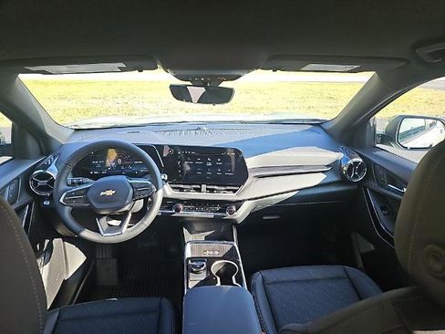 New 2026 Chevrolet Equinox LT w/ Convenience Package II image 19