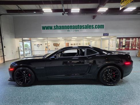 Used 2014 Chevrolet Camaro SS w/ SS Performance Package RWD image 11
