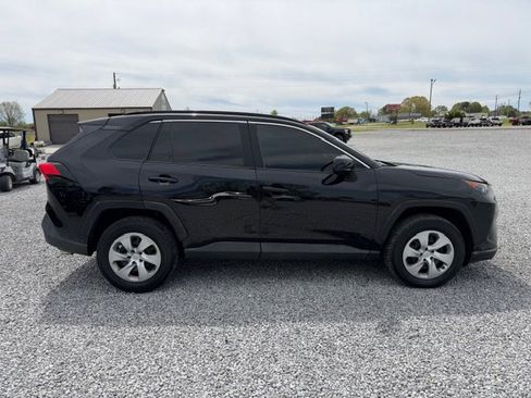 Used 2020 Toyota RAV4 LE image 5