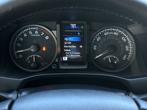 Used 2023 Toyota Tacoma TRD Off-Road AWD/4WD image 21