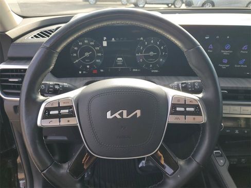 Used 2024 Kia Telluride SX image 11