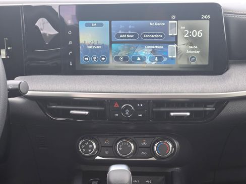 Used 2025 Nissan Kicks SV image 16