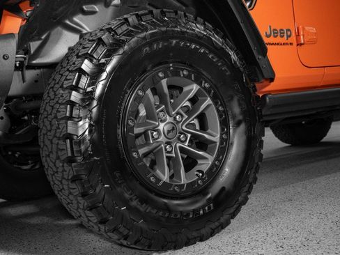 Used 2025 Jeep Wrangler Unlimited Rubicon 392 AWD/4WD image 31
