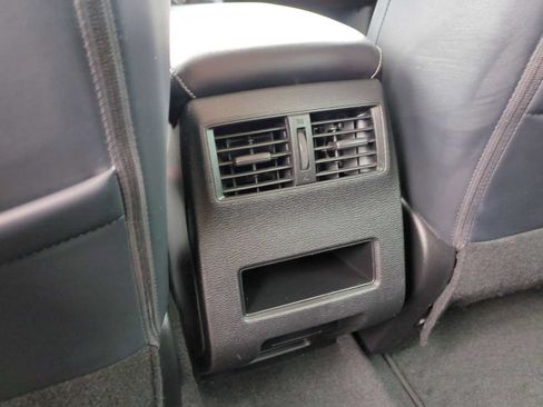 Used 2023 Mitsubishi Outlander SE FWD image 20