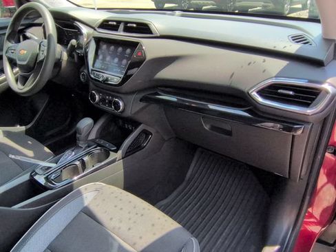 Used 2021 Chevrolet TrailBlazer LT w/ Convenience Package FWD image 30