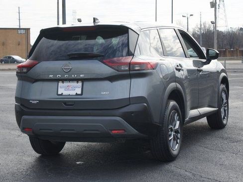 Used 2023 Nissan Rogue S image 17