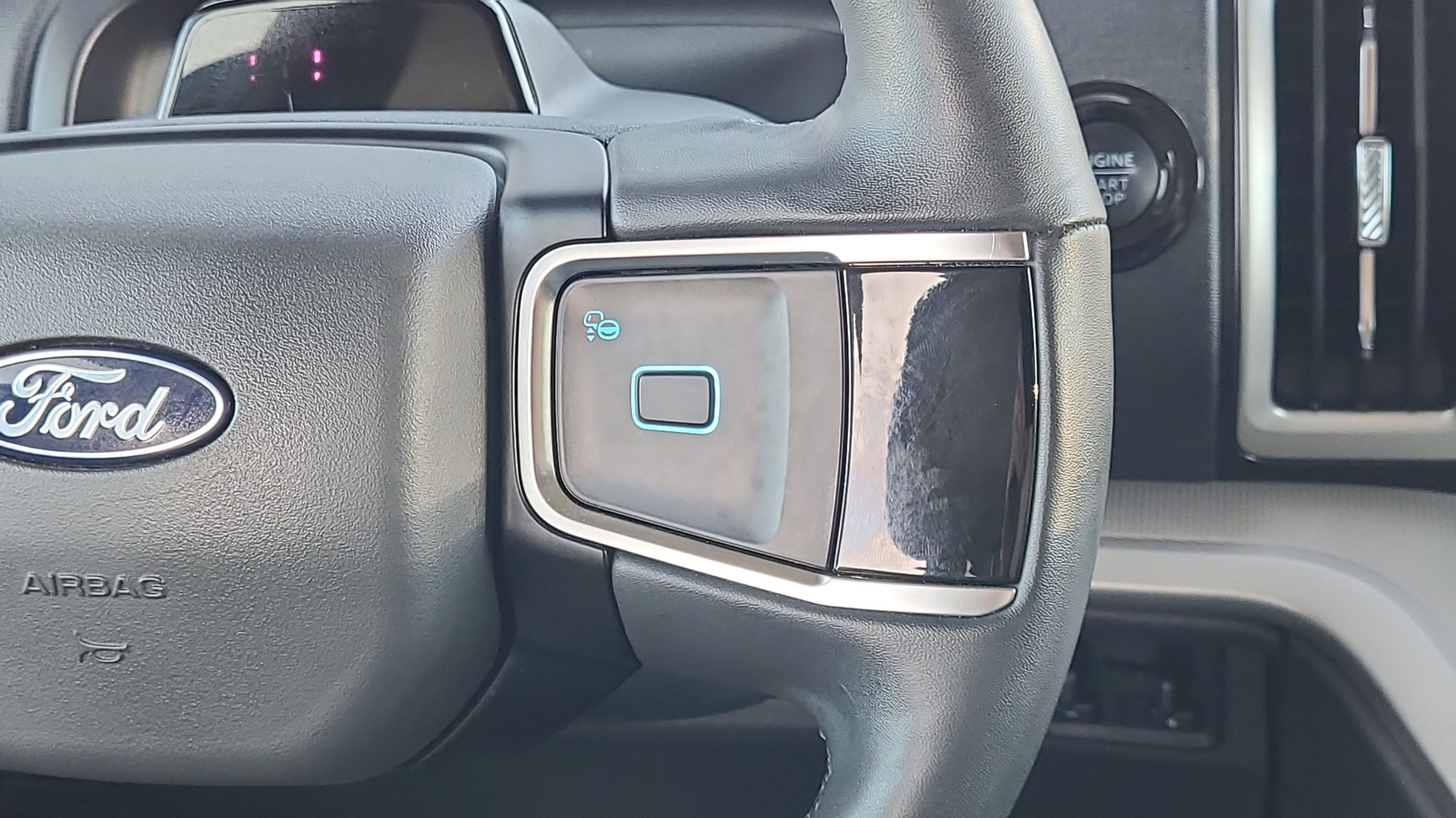 Used 2025 Ford Expedition Active AWD/4WD image 13
