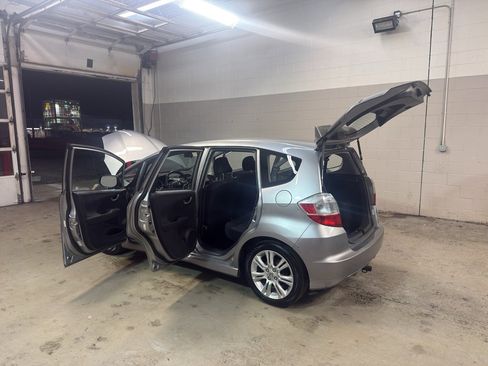 Used 2010 Honda Fit Sport image 11