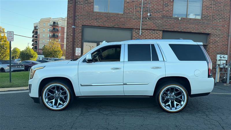 Used 2020 Cadillac Escalade Platinum AWD/4WD image 19