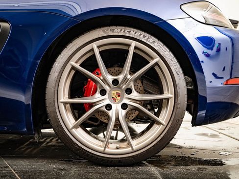 Used 2022 Porsche 718 Cayman S image 12