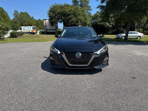 Used 2019 Nissan Altima 2.5 SR w/ SR Premium Package AWD/4WD image 26