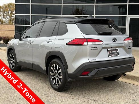 Used 2024 Toyota Corolla Cross SE image 6