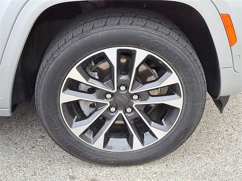 Used 2021 Jeep Grand Cherokee L Overland image 9