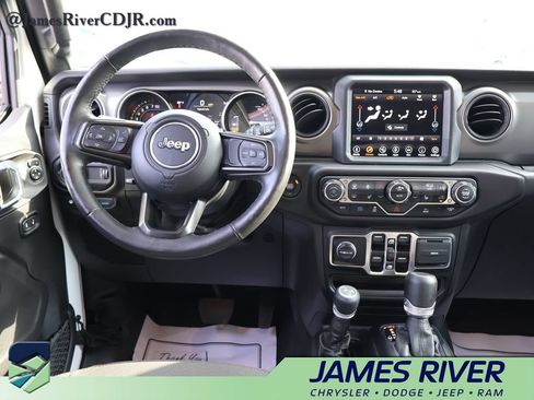 Used 2023 Jeep Wrangler Unlimited w/ Cold Weather Group AWD/4WD image 18