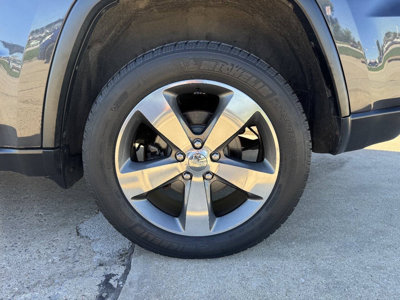 Used 2014 Jeep Grand Cherokee Limited w/ Luxury Group II AWD/4WD image 9