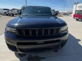 Used 2023 Jeep Grand Cherokee L Laredo image 3