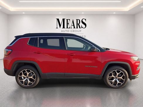 Used 2025 Jeep Compass Limited AWD/4WD image 6