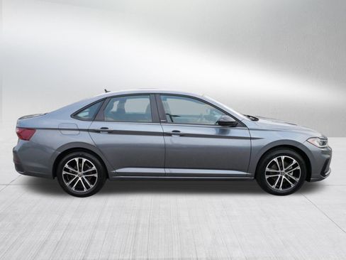 Used 2025 Volkswagen Jetta Sport FWD image 8