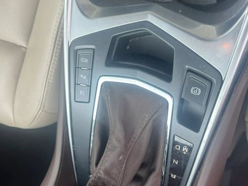 Used 2015 Cadillac SRX Luxury w/ Driver Awareness Package FWD image 26