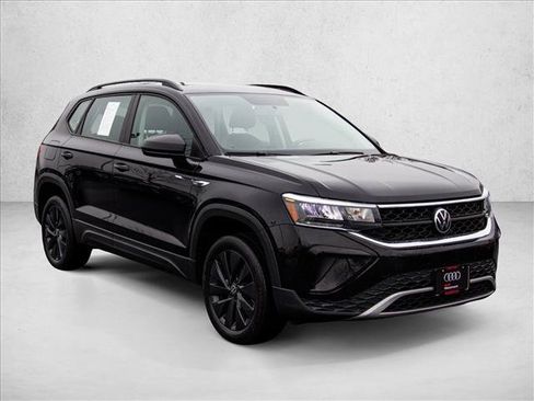 Used 2022 Volkswagen Taos S image 3